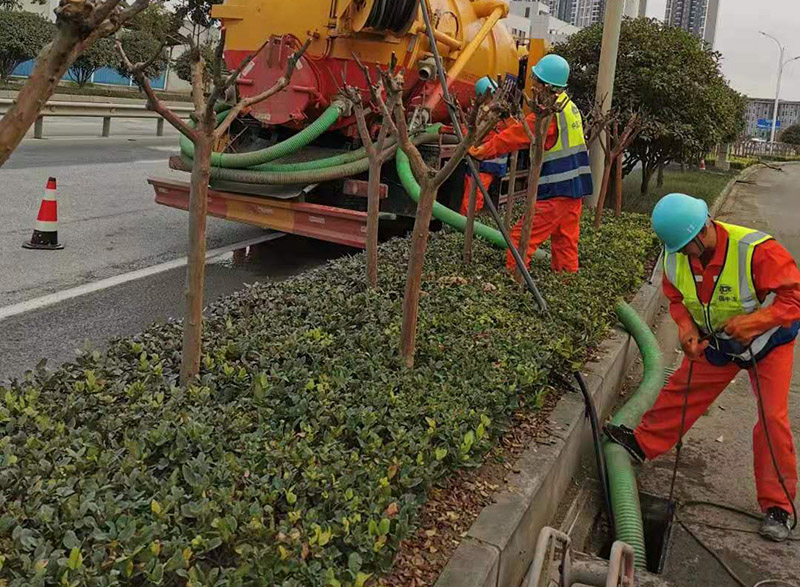 郊区市政管道清淤